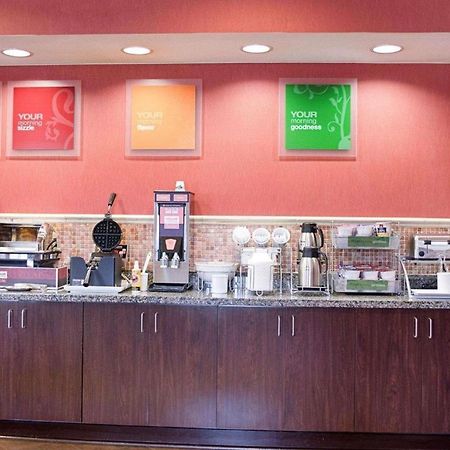 Comfort Suites Гринвуд Экстерьер фото