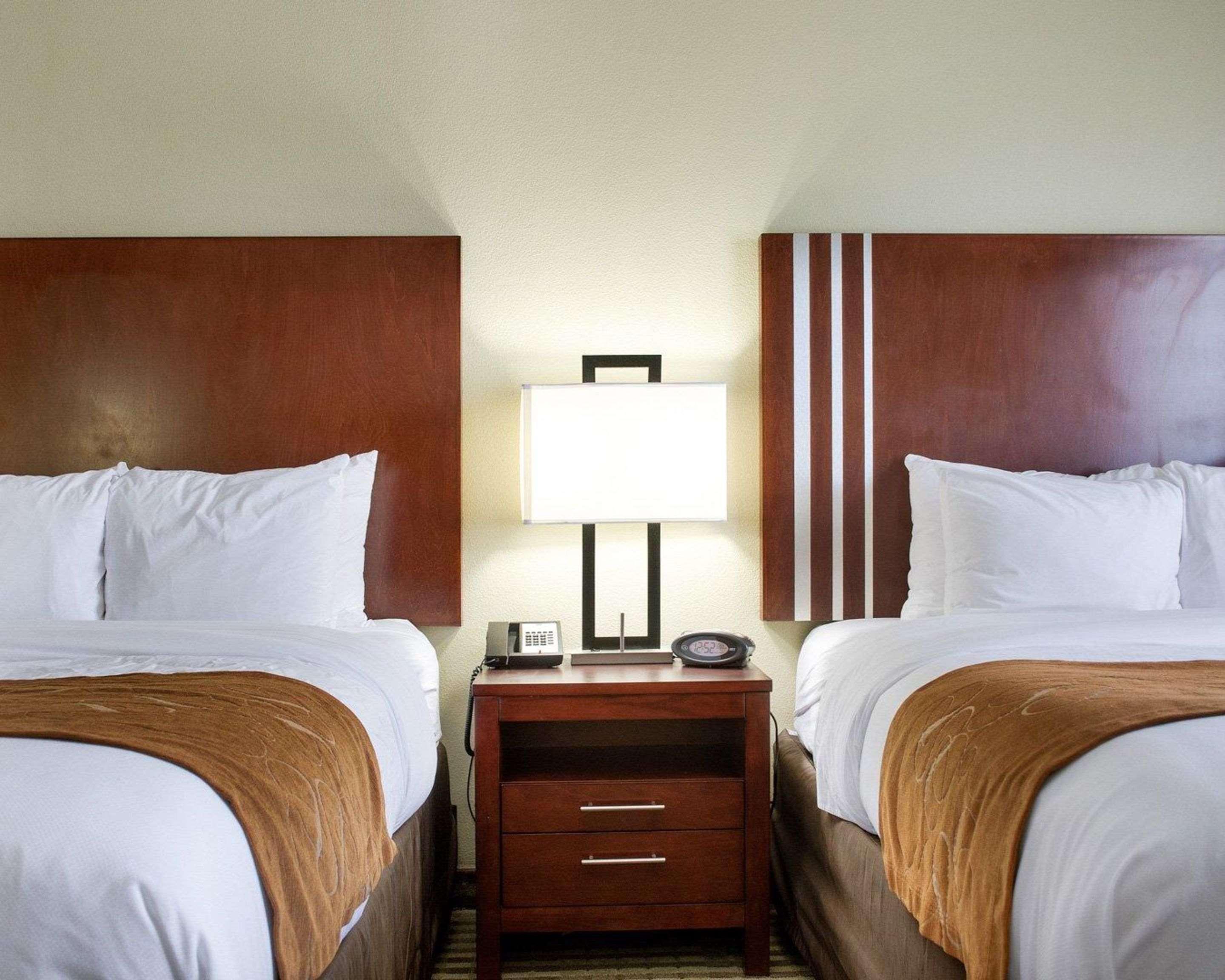 Comfort Suites Гринвуд Экстерьер фото