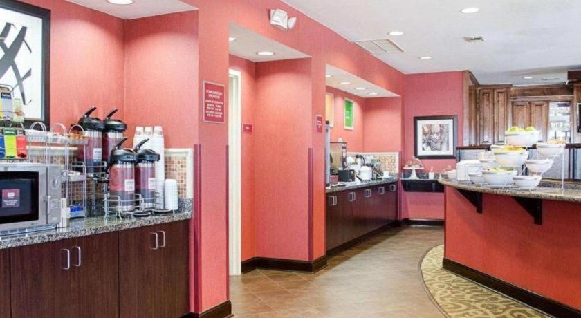 Comfort Suites Гринвуд Экстерьер фото