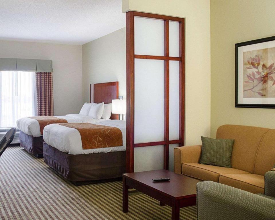 Comfort Suites Гринвуд Экстерьер фото