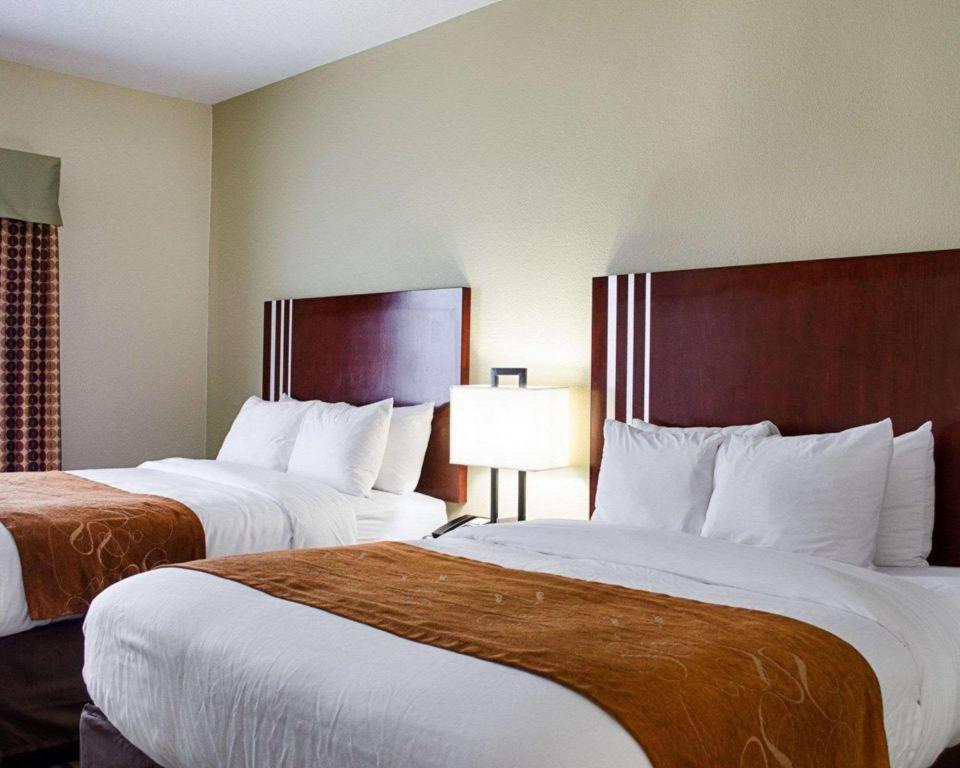 Comfort Suites Гринвуд Экстерьер фото