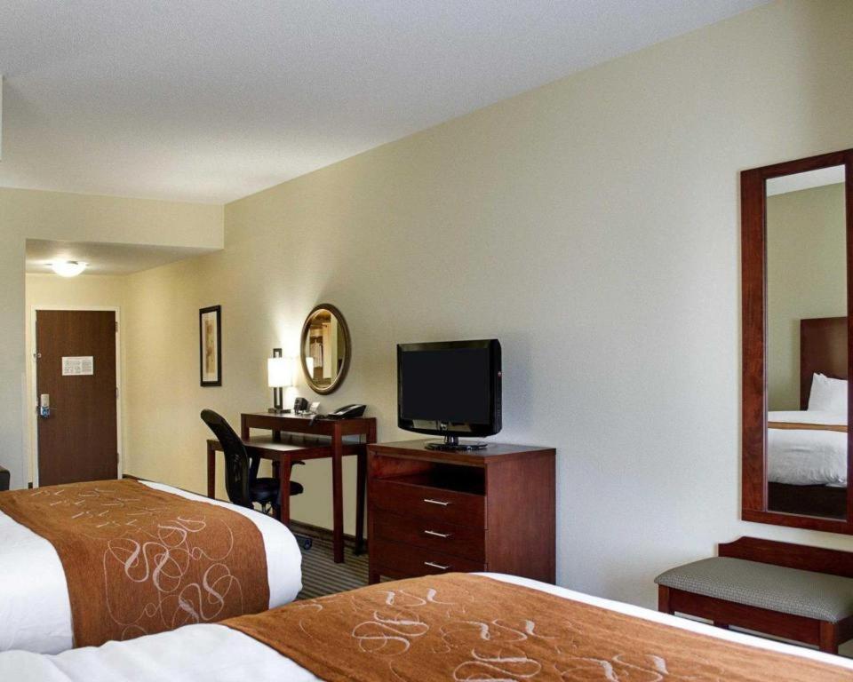 Comfort Suites Гринвуд Экстерьер фото