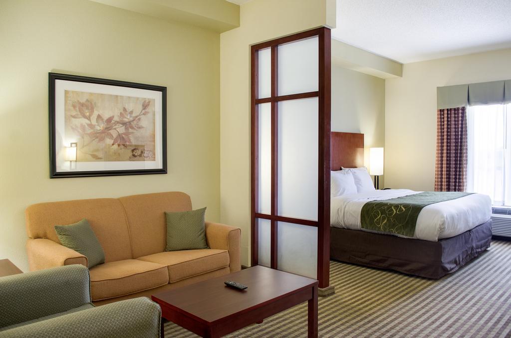 Comfort Suites Гринвуд Экстерьер фото